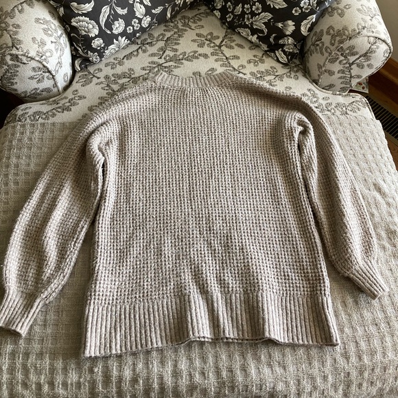 Women’s American Eagle Oversized Sweater Cream Size XS GUC - Picture 6 of 6
